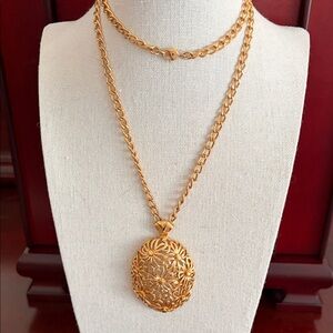Vintage Monet Gold Plated Filagree Egg Pendant Necklace #431